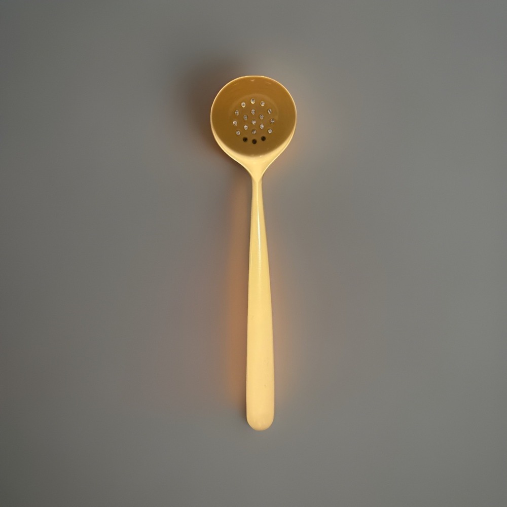 Copco Ladle  Strainer In Almond Made In USA 1960-1970sv Melamine